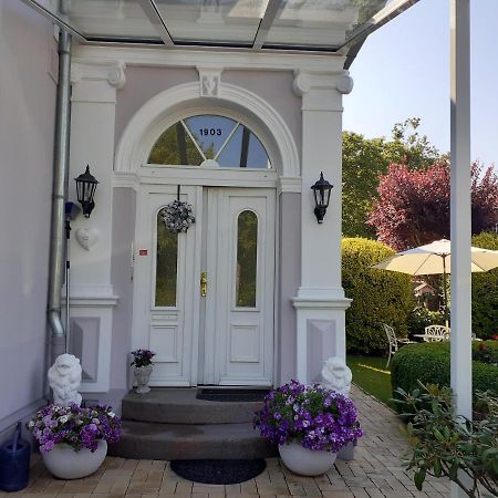 Villa Flora Friedrichstadt Extérieur photo